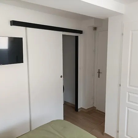 Le 16 D'hote Bed & Breakfast *