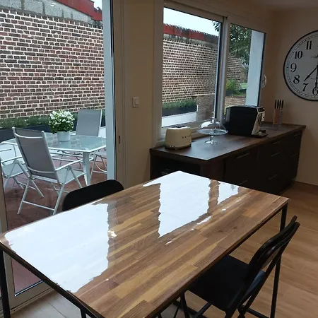 Le 16 D'hote Bed & Breakfast *